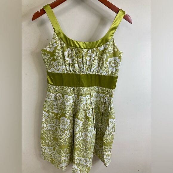 JESSICA HOWARD 6P Milkmaid Green White Floral Satin Trim Fit Flare Lined Dress - Picture 1 of 11